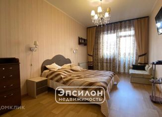 Продам 3-ком. квартиру, 104 м2, Курск, проспект Победы, 44