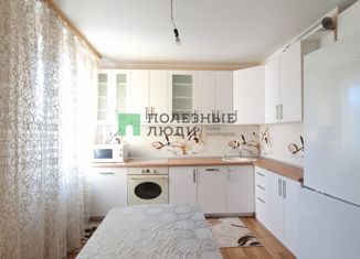 Продаю четырехкомнатную квартиру, 101 м2, Набережные Челны, улица Виктора Полякова, 20Б