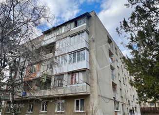 Продам трехкомнатную квартиру, 61.6 м2, Ставропольский край, улица Ермолова, 131