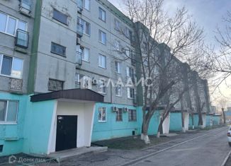 Продажа 3-ком. квартиры, 63 м2, Элиста, 8-й микрорайон, 8-й микрорайон, 50