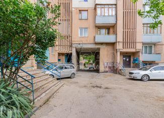 Продажа 3-комнатной квартиры, 64 м2, Симферополь, Кечкеметская улица, 95