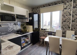 Продам 4-ком. квартиру, 74.6 м2, Ревда, улица Павла Зыкина, 30