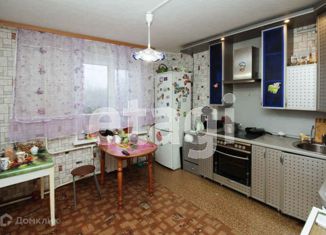 Трехкомнатная квартира на продажу, 64.5 м2, Тюменская область, Советская улица, 16