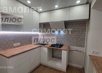 Продается трехкомнатная квартира, 65 м2, Ставрополь, улица Доваторцев, 37/3, микрорайон № 30