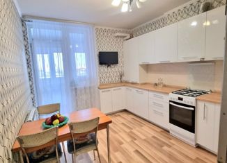 Продается 1-комнатная квартира, 43 м2, Калининград, улица Виктора Денисова, 26