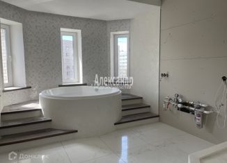 Продается 5-комнатная квартира, 193.7 м2, Санкт-Петербург, проспект Маршала Жукова, 54к6, муниципальный округ Ульянка