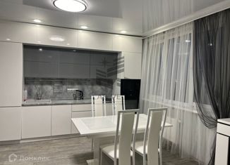 Сдаю в аренду 3-ком. квартиру, 80 м2, Татарстан, Комсомольская улица, 1