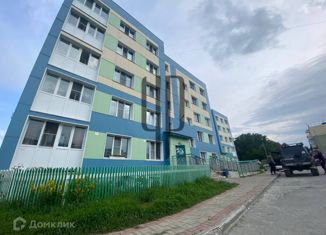 Продается однокомнатная квартира, 34.7 м2, посёлок Термальный, улица Крашенинникова, 16