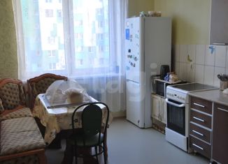 Продаю трехкомнатную квартиру, 70 м2, Ноябрьск, Магистральная улица, 125