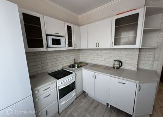 Продается 1-ком. квартира, 37 м2, Старый Оскол, микрорайон Юбилейный, 4