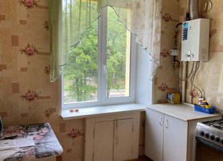 Сдаю 2-комнатную квартиру, 40 м2, Жуков, улица Ленина, 18