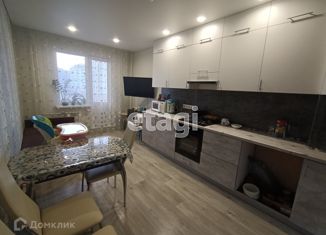 Продается 2-комнатная квартира, 67 м2, Саратов, жилой район Солнечный-2, улица имени В.И. Гришаева, 8