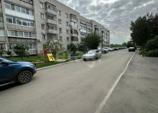 Продажа 2-ком. квартиры, 47.5 м2, Курган, улица Достоевского, 70А