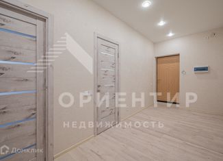 Продается 2-комнатная квартира, 55.1 м2, Екатеринбург, улица Серова, 45, улица Серова