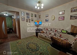 Продажа 3-ком. квартиры, 52 м2, Астрахань, улица Дарвина, 11