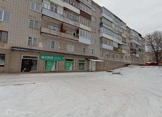 Продается 2-комнатная квартира, 42 м2, посёлок Навля, улица Генерала Петренко, 6