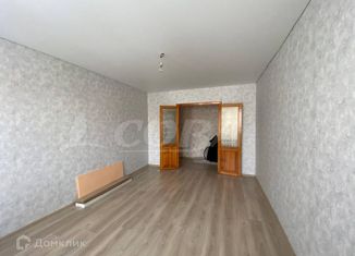 Продается 3-комнатная квартира, 68 м2, Тюмень, улица Моторостроителей, 2А