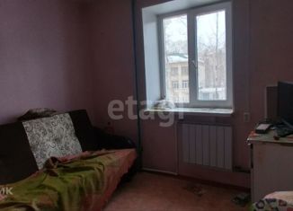 Продаю 1-ком. квартиру, 13 м2, Златоуст, проспект Гагарина 6-я линия, 9