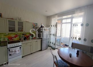 Продается двухкомнатная квартира, 46 м2, Абакан, улица Будённого, 74Ж