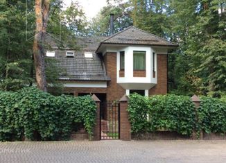 Сдается дом, 300 м2, деревня Калчуга, А-106, подъезды к Госдачам