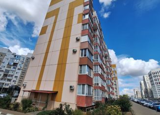 Продам 1-ком. квартиру, 42 м2, Симферополь, Киевская улица, 179