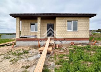 Продаю дом, 110 м2, деревня Чернышевка, улица Листопадная
