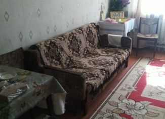 Продажа трехкомнатной квартиры, 55 м2, Камбарка, улица Чернышевского, 44