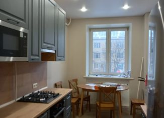 Сдам двухкомнатную квартиру, 71.4 м2, Красное Село, проспект Ленина, 92к1