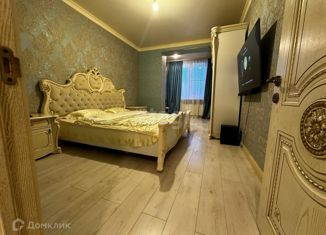 Продаю 3-комнатную квартиру, 93 м2, Владикавказ, улица Курсантов-Кировцев, 29к1