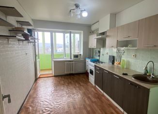 Продам двухкомнатную квартиру, 55 м2, поселок городского типа Горячеводский, переулок Малиновского, 15К1