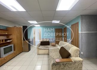Трехкомнатная квартира на продажу, 55.5 м2, Кунгур, улица Свободы, 49