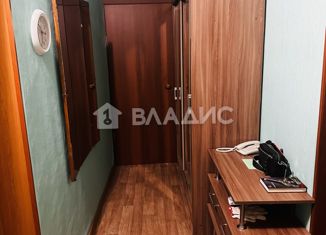 Продается 2-комнатная квартира, 45.3 м2, Красноярск, улица Анатолия Гладкова, 16, Свердловский район