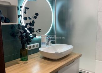 Продаю трехкомнатную квартиру, 82 м2, Москва, улица Марии Ульяновой, 17к3, метро Проспект Вернадского