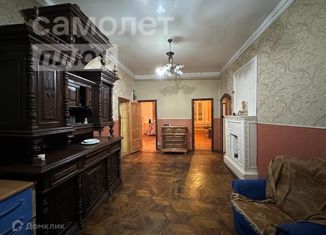 Продаю 5-ком. квартиру, 106 м2, Астрахань, улица Чехова, 14, Кировский район