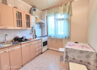 Продается 1-комнатная квартира, 30 м2, Апшеронск, улица Ленина, 31