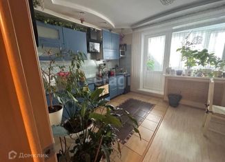 Продам трехкомнатную квартиру, 110.3 м2, Губкинский, 14-й микрорайон, 16