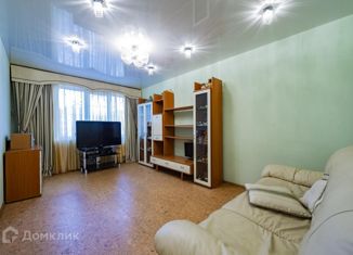Продается 4-комнатная квартира, 86.1 м2, Екатеринбург, улица Сурикова, 40, улица Сурикова