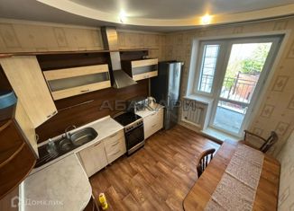 Сдается 3-комнатная квартира, 116 м2, Красноярск, улица Декабристов, 1Г, Железнодорожный район