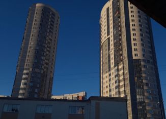 Продается двухкомнатная квартира, 65 м2, Екатеринбург, улица Пехотинцев, 4к2, ЖК Небесный