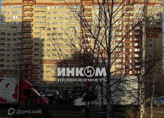 Двухкомнатная квартира на продажу, 56 м2, поселок городского типа Свердловский, Берёзовая улица, 8