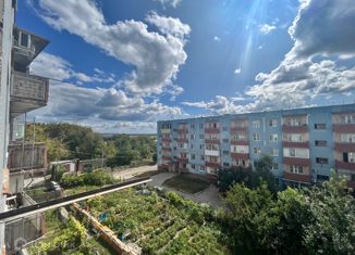 Продается 3-ком. квартира, 65 м2, Вольск, Коммунарная улица, 15