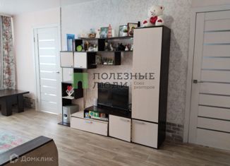 Продается 3-ком. квартира, 41.5 м2, Вологда, Петрозаводская улица, 18