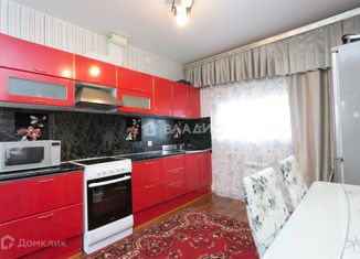 Продам 3-ком. квартиру, 69 м2, село Чигири, Чигиринская улица, 1