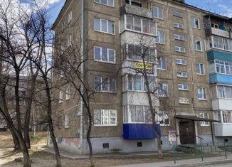 Продам трехкомнатную квартиру, 47 м2, Иркутская область, бульвар Рябикова, 9А