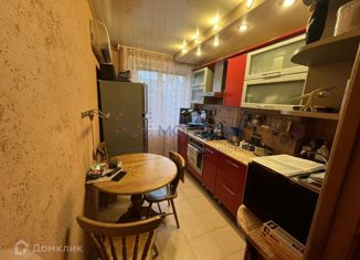 Продам трехкомнатную квартиру, 58 м2, Нижний Новгород, улица Исполкома, 4, улица Исполкома