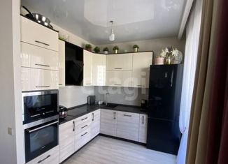 Продаю трехкомнатную квартиру, 90 м2, Ленинск-Кузнецкий, проспект Текстильщиков, 14/1