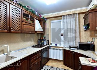 Продам 3-ком. квартиру, 73 м2, Краснодар, улица Думенко, улица Думенко, 6