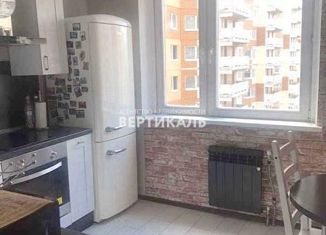 Трехкомнатная квартира в аренду, 72 м2, Москва, улица Полины Осипенко, 4к2, улица Полины Осипенко