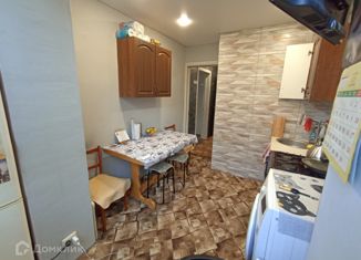 Продажа трехкомнатной квартиры, 56 м2, Апшеронск, улица Ленина, 35