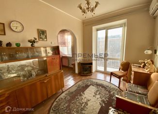 Продается 4-комнатная квартира, 76.5 м2, Волгоградская область, проспект имени В.И. Ленина, 137